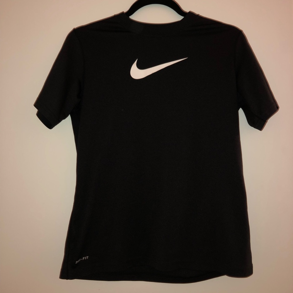 Black nike dry fit shirt!